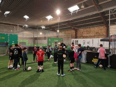 FRA LØBESTI TIL FODBOLDBANE: U12 INDTAGER FODBOLDFABRIKKEN IGEN!